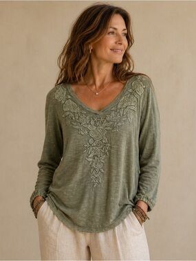 CAITE Distressed Wash Floral Embroidered Boho Casual Cotton Shirt Sz Med